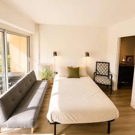3-bedroom Apartment, Balcony With Morning Sun 公寓 *