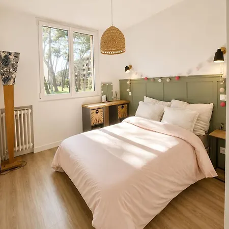 3-bedroom Apartment, Balcony With Morning Sun 勒卡内