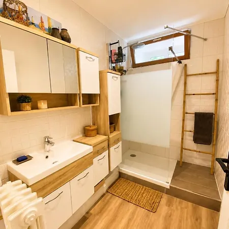 Apartamento 3-bedroom Apartment, Balcony With Morning Sun